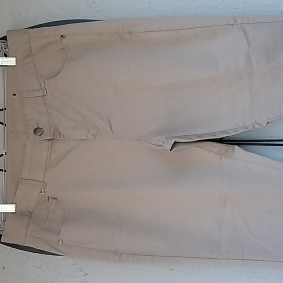 Lane Bryant women's khaki pants size 18 - Picture 2 of 7